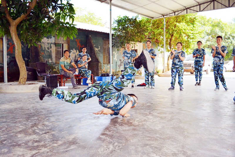 2016年惠州江北星藝裝飾戶外拓展培訓(xùn)