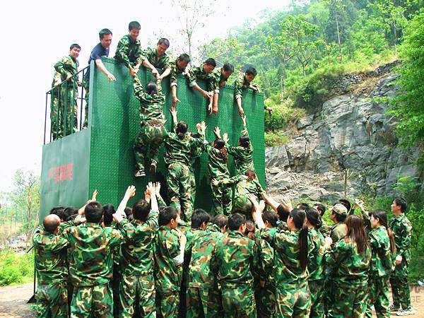 畢業(yè)墻_副本.jpg 畢業(yè)墻_副本.jpg