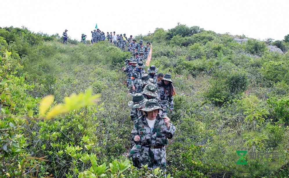 徒步穿越.jpg 徒步穿越.jpg