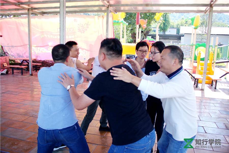 戶外團建 戶外拓展培訓(xùn) 拓展訓(xùn)練 拓展團建培訓(xùn) (14).jpg