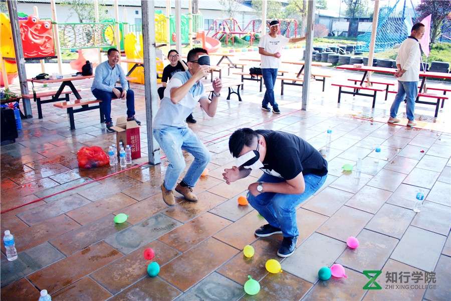 戶外團建 戶外拓展培訓(xùn) 拓展訓(xùn)練 拓展團建培訓(xùn) (1).jpg