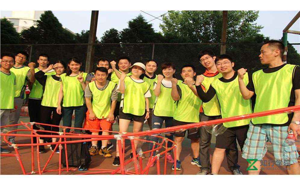 瘋狂過(guò)山車.jpg 瘋狂過(guò)山車.jpg