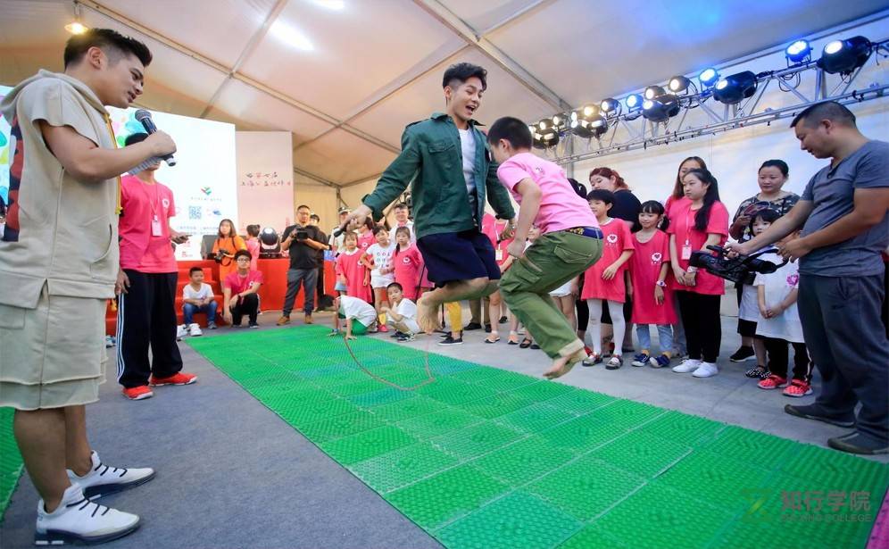 瘋狂指壓板.jpg 瘋狂指壓板.jpg