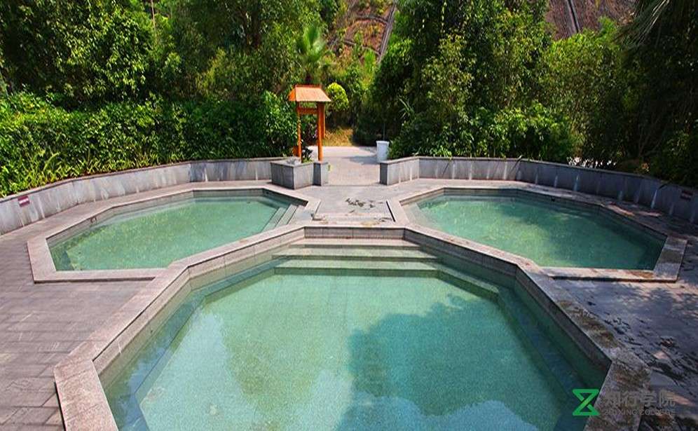 韶關(guān)新豐云天海溫泉拓展基地.jpg 韶關(guān)新豐云天海溫泉拓展基地.jpg