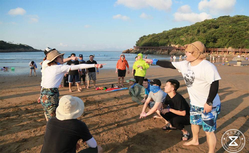 水球大作戰(zhàn)團(tuán)建、適合夏天的團(tuán)建、水上團(tuán)建、惠州專業(yè)拓展訓(xùn)練、惠州專業(yè)團(tuán)建公司、水球大作戰(zhàn) (4).jpg