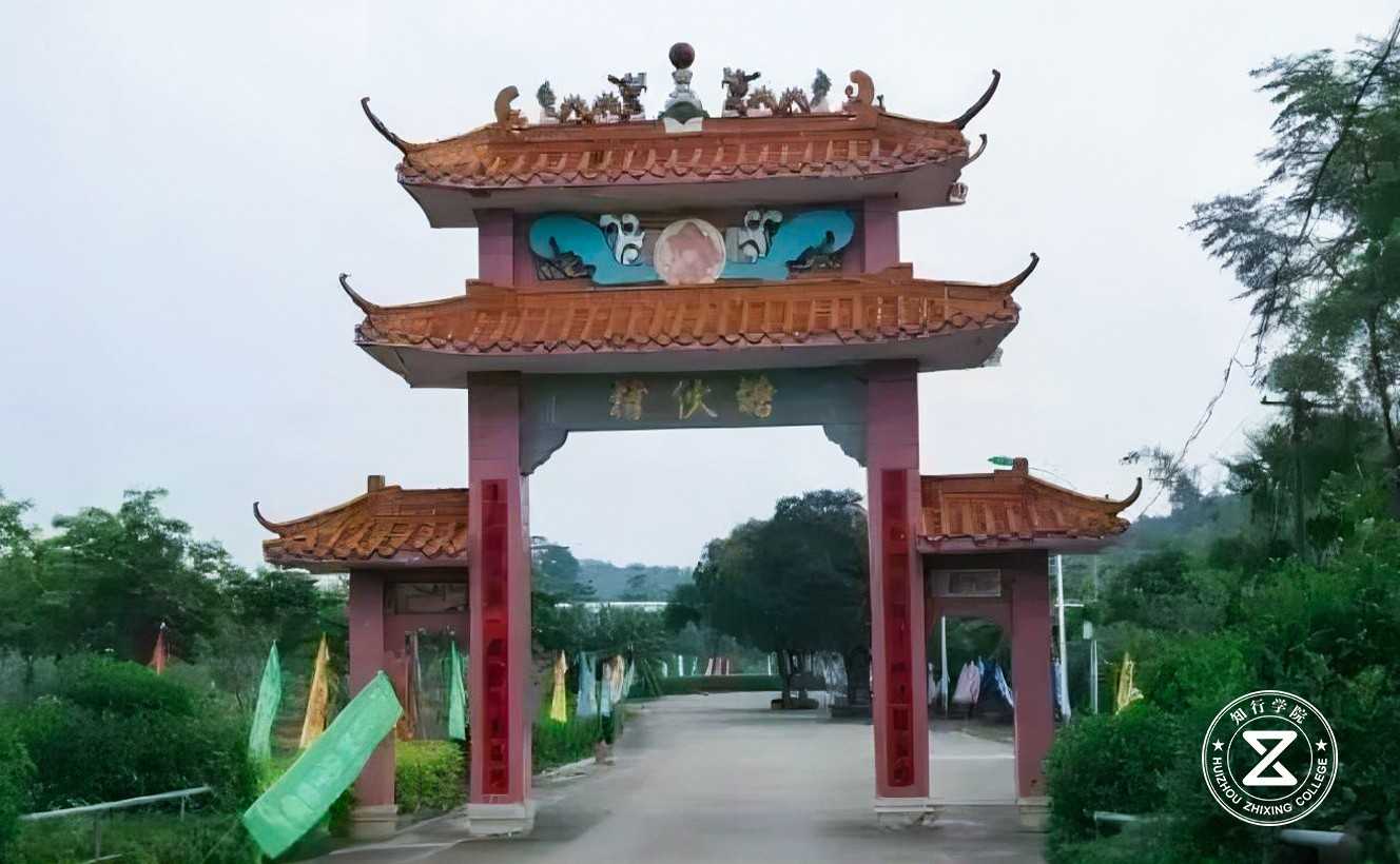 佛山高明塘伙拓展訓(xùn)練基地2.jpg 佛山高明塘伙拓展訓(xùn)練基地2.jpg