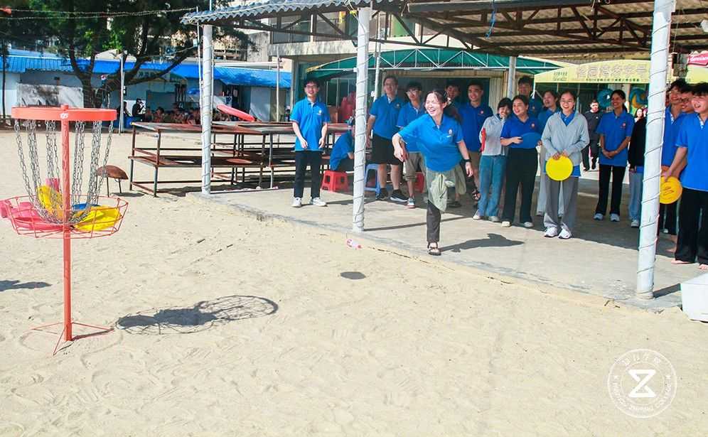 巽寮灣海邊團(tuán)建-沙灘飛盤2.jpg