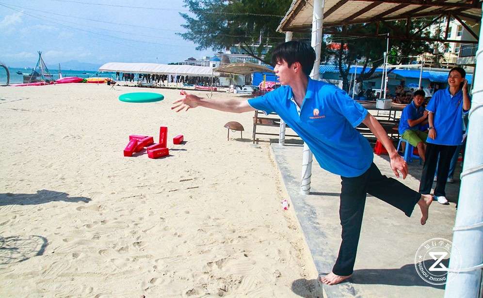 巽寮灣海邊團(tuán)建-沙灘飛盤3.jpg